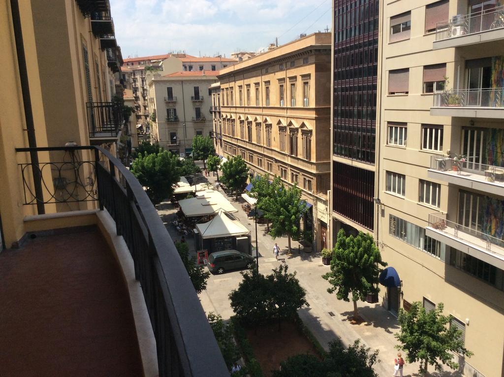 Home In City Palermo Ruang foto