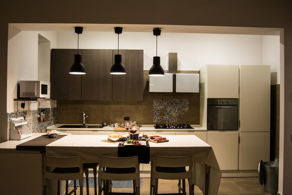 Home In City Palermo Bagian luar foto